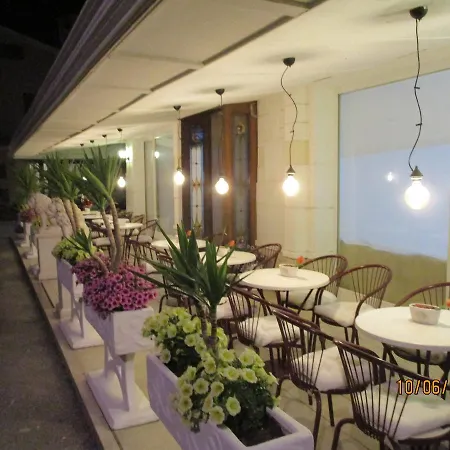 Primavera Hotel