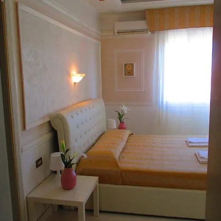 Primavera Hotel